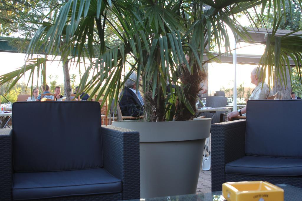 O2 Saone Hotel Reyrieux Екстериор снимка